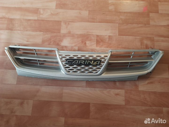 Решетка радиатора toyota carina