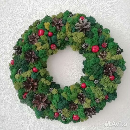 Новогодний венок из стабилизированного мха