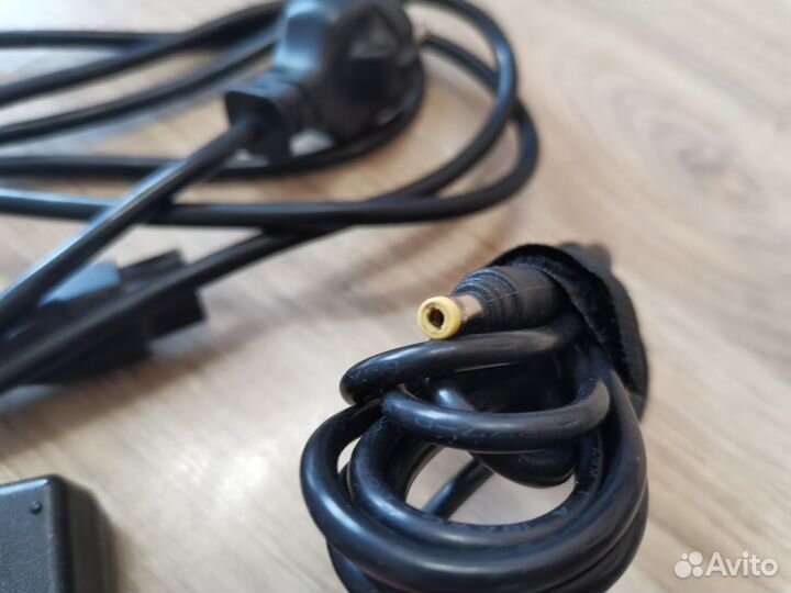 Блоки питания для ноутбуков Acer, HP