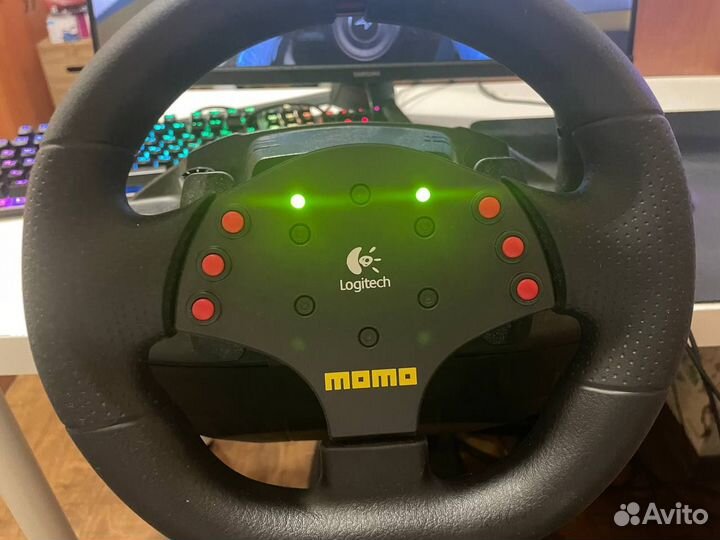 Игровой руль Logitech Momo Racing mod 900