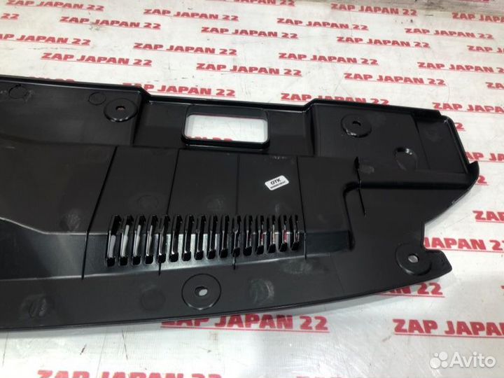 Накладка замка капота Mitsubishi Outlander GF