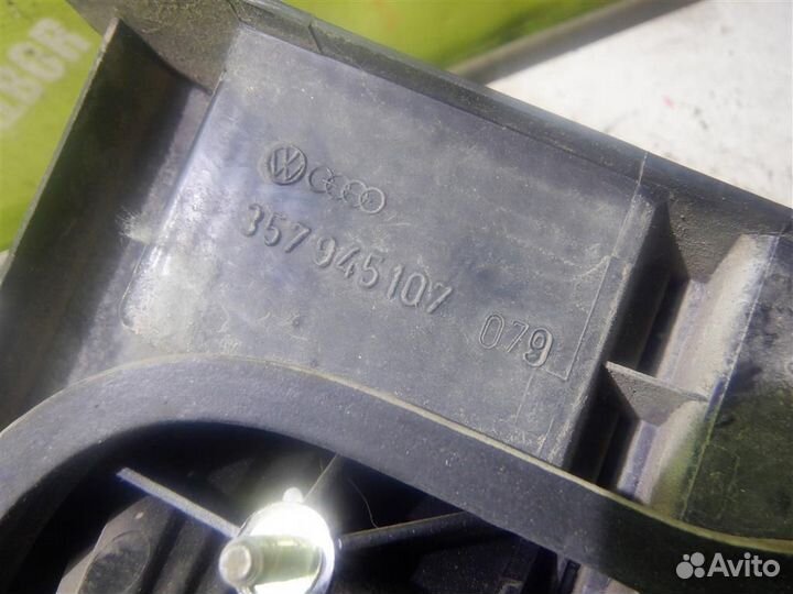 Фонарь задний внутренний левый Фольксваген Пасса