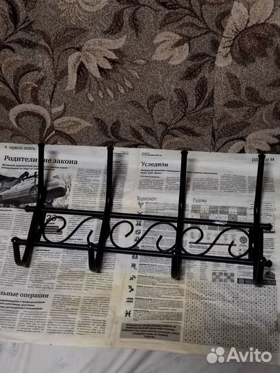 Вешалка металлическая настенная.новая