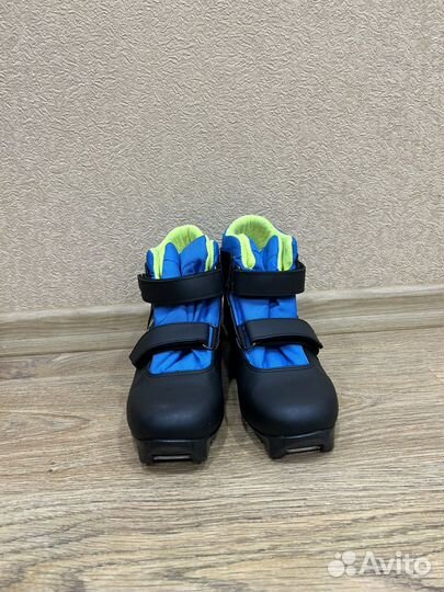 Лыжные ботинки