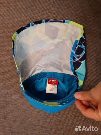 Аквакостюм / костюм для плавания + панама Reima
