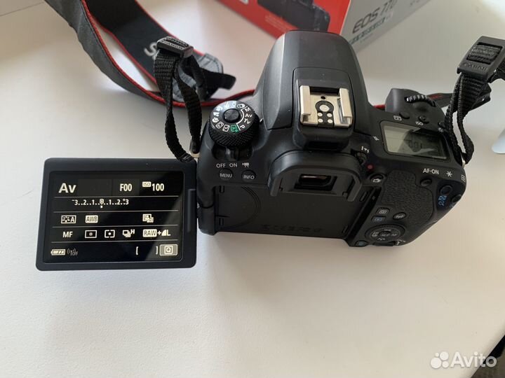 Фотоаппарат Canon eos 77d body