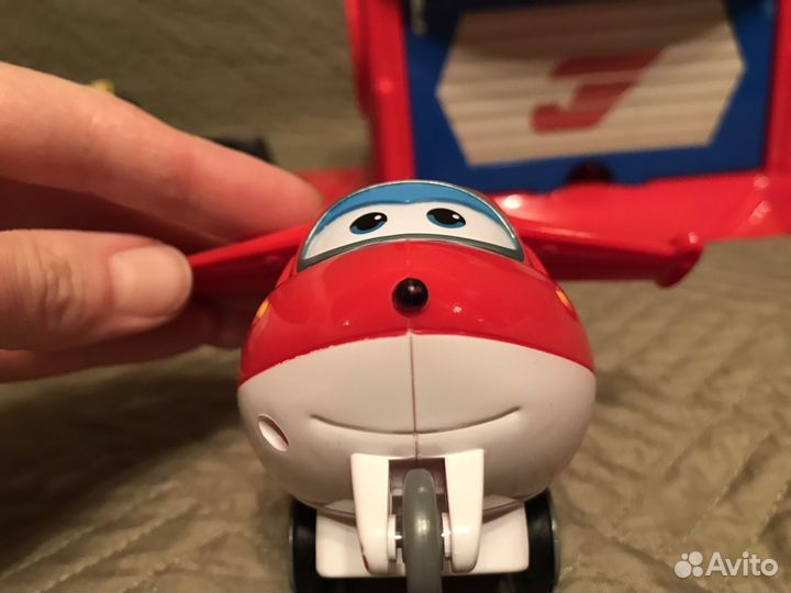 Игровой набор Ангар Джетта супер крылья