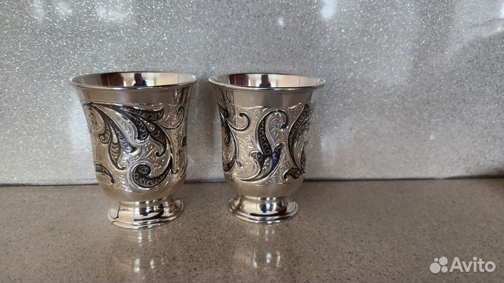 Серебряный стакан