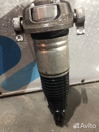 Стойка пневматическая Q7 Audi