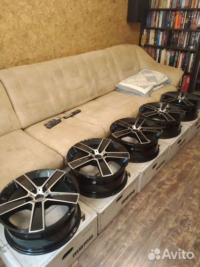 Литые диски R17 5/ 114,3 momo strike 2 -5штук