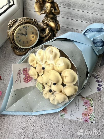 Букет из шоколадных пельменей