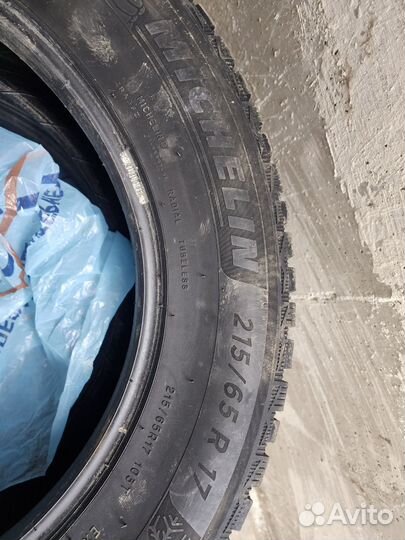Michelin X-Ice North 4 215/60 R17
