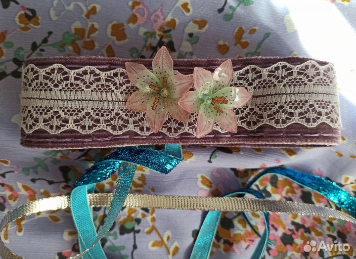 Чокер с лилиями