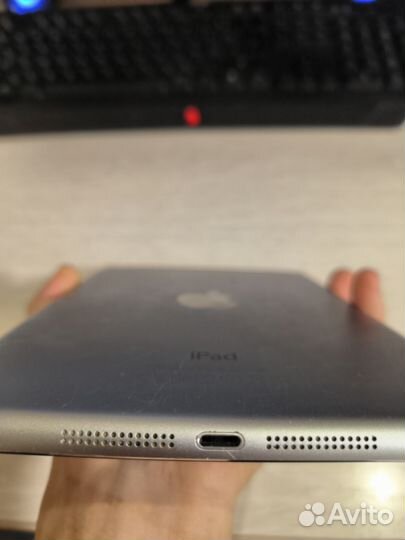 Apple iPad mini 3 (Wi-Fi/Cellular) дефект