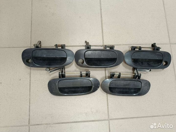 Дверная ручка Мицубиси Каризма