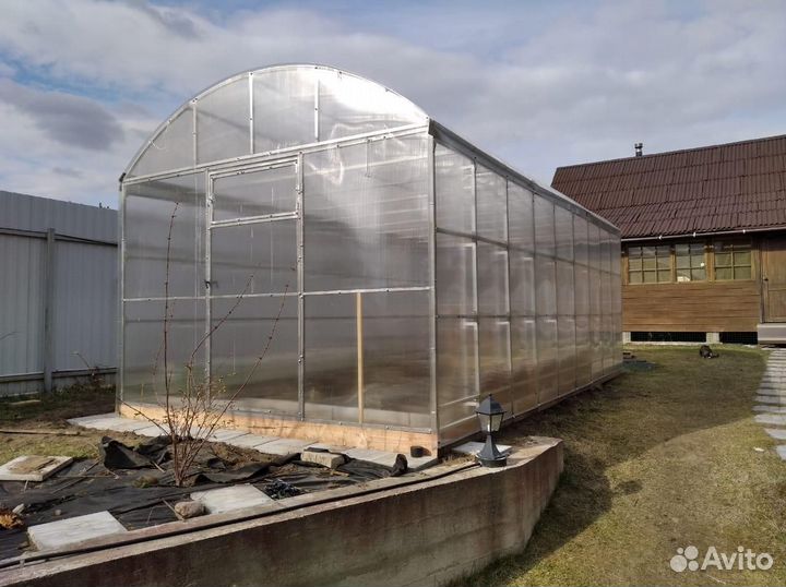 Теплица под поликарбонат