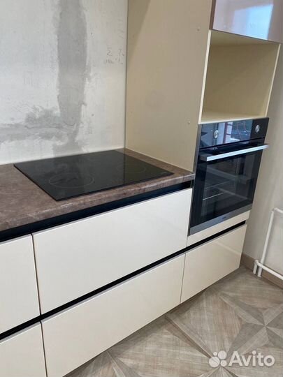 Прямая кухня до потолка в рассрочку