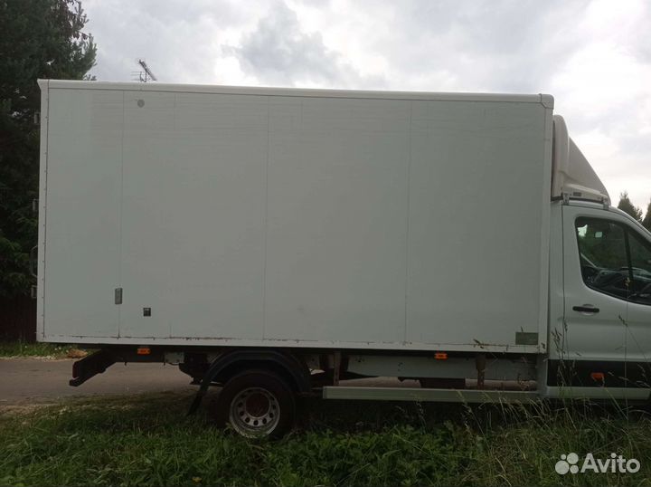 Водитель со своим авто