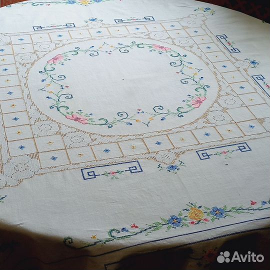 Винтажная скатерть и 6 салфеток