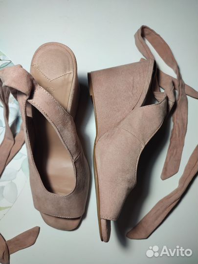 Босоножки stradivarius 39