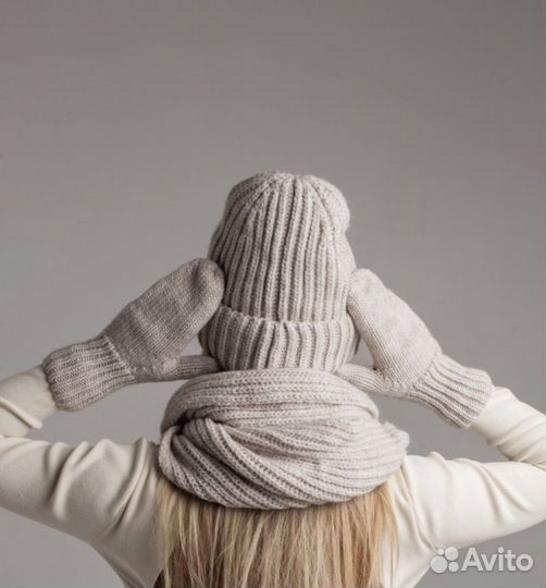 Комплект шапка снут и варежки зима