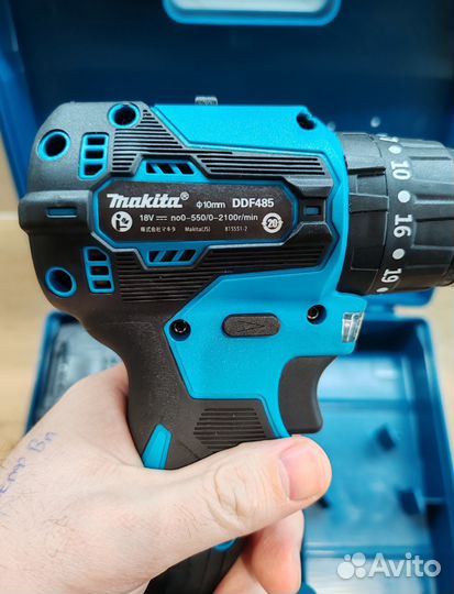 Бесщеточный шуруповерт Makita 6 а/ч