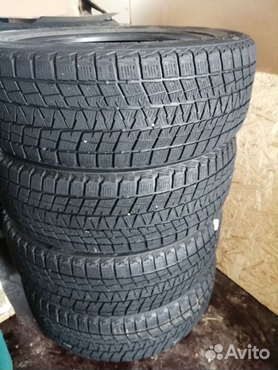 Bridgestone Blizzak DM-V1 225/60 R18 100