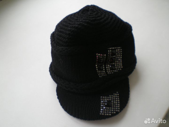 Стильная новая вязаная шапочка 100 шерсть