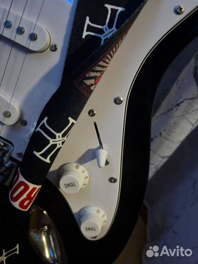 Электрогитара