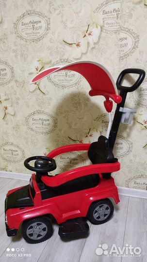 Машинка каталка толокар с ручкой