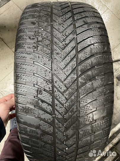 Bridgestone Blizzak LM-005 295/40 R21