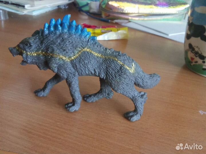 Игрушка волк