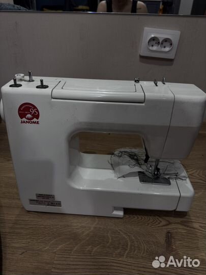 Машинка швейная janome sacura 95
