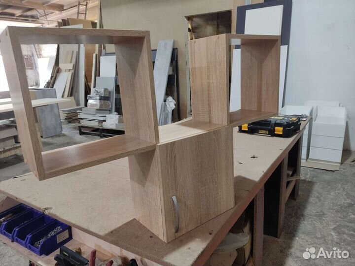 Полка настенная новая