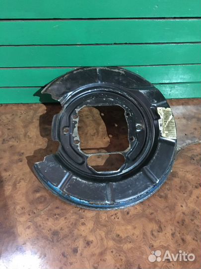 Кожух тормозного диска задний BMW E39