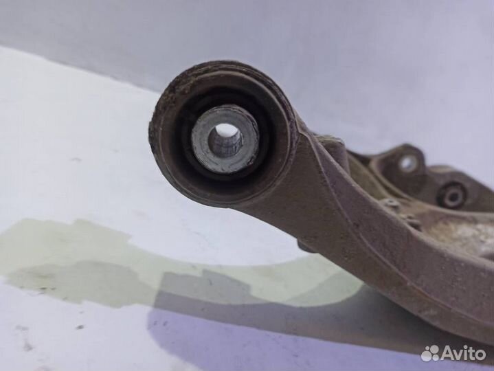 Рычаг задний нижний правый