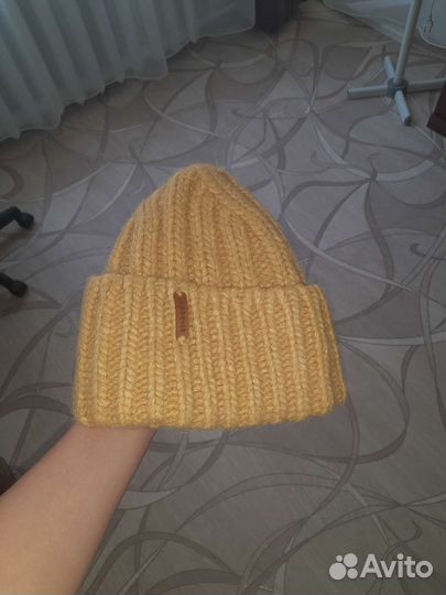 Женская шапка желтая зимняя