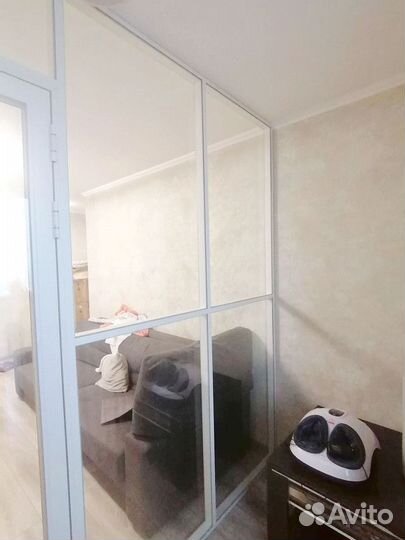 Стеклянная перегородка для зонирования