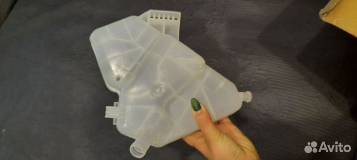 Расширительный бачок Ford Fiesta 2008-2011