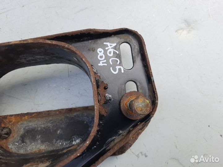 Кронштейн двигателя передний Ауди А6 С5