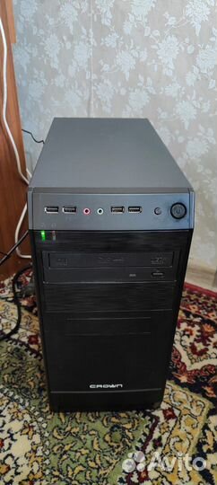 Игровой системный блок с монитором