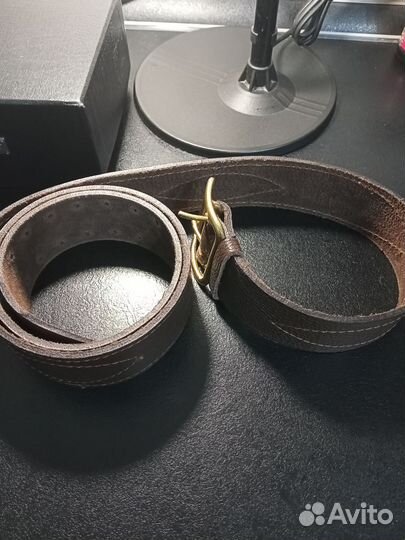 Мужской кожаный ремень коричневый