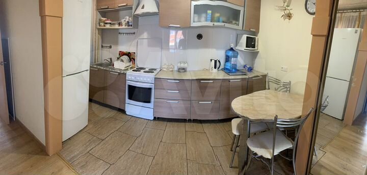 2-к. квартира, 57 м², 2/4 эт.