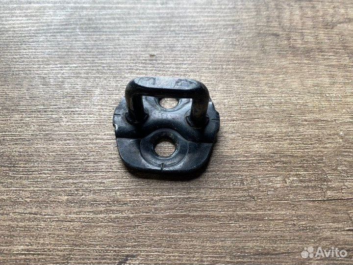 Ответная часть замка двери Nissan Teana L33 QR25DE