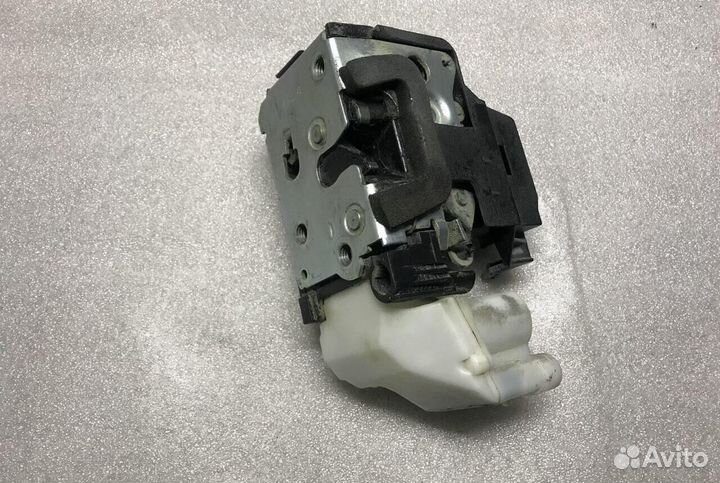 Замок двери передней левой Fiat Doblo