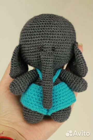 Вязаный слоник