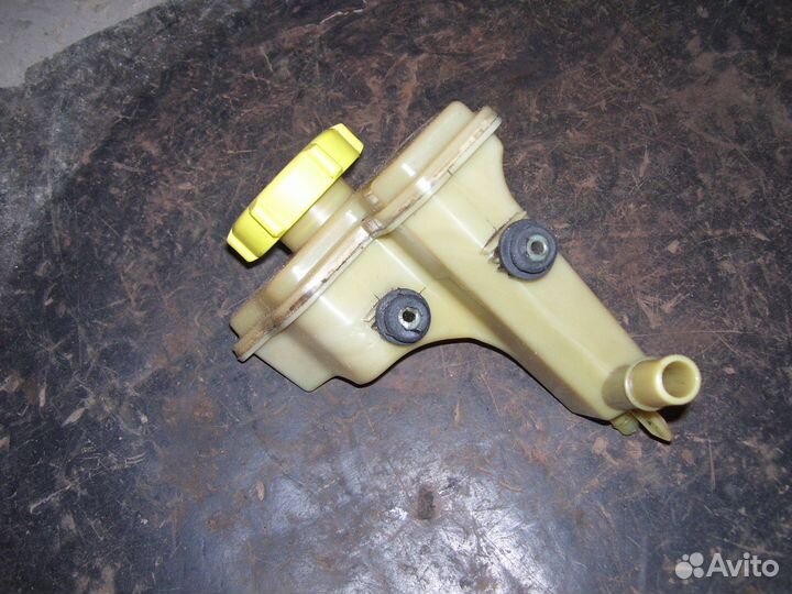 Форд фьюжен бачок гура