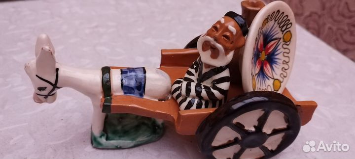 Статуэтки фарфоровые