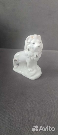Статуэтка лев