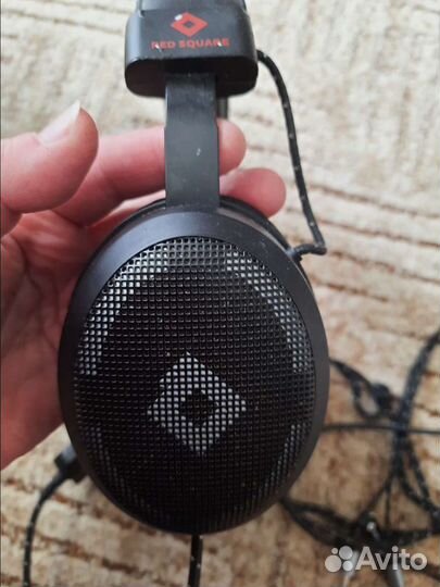 Наушники Redsquare
